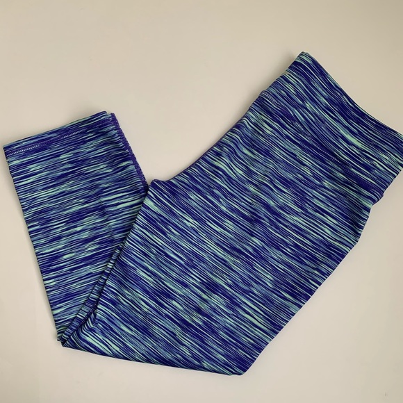 Old Navy Pants - Old Navy Cropped Workout Leggings